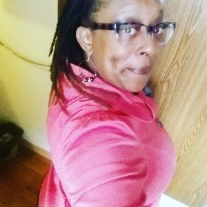 Meet your Posher, Lorraine